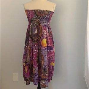 Like new cute strapless dress.